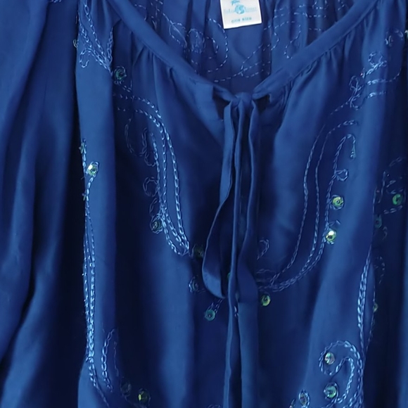 Island Planet Top - Picture 4 of 7